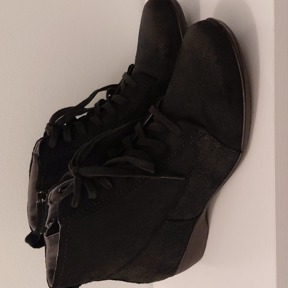 Dansko Lace Up Booties. Size 38